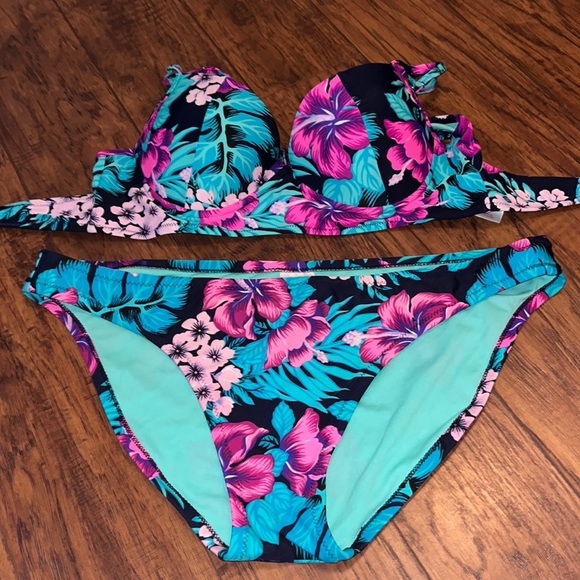 Xhilaration Bathing Suit - Picture 1 of 2